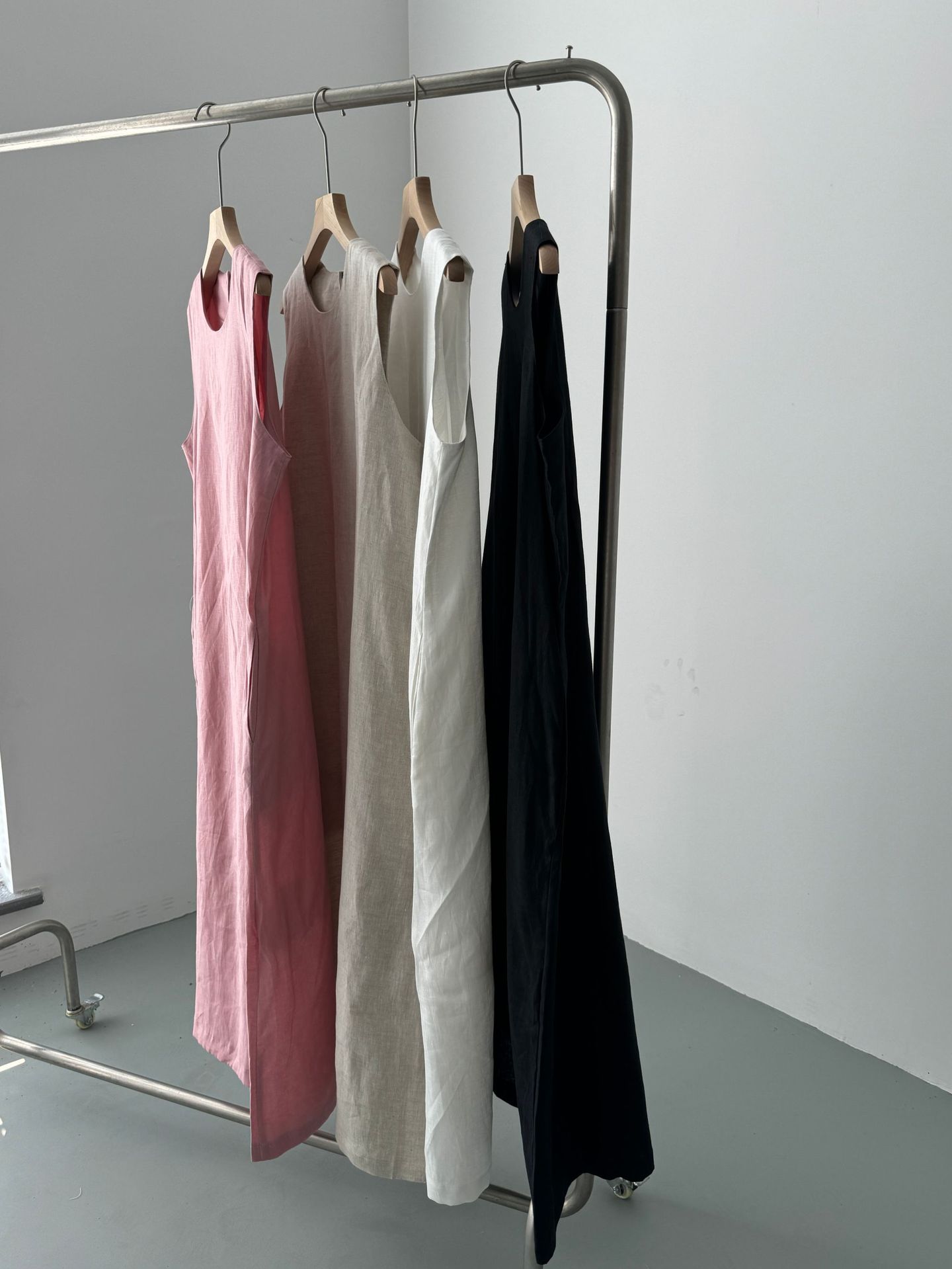 2024 Minimalist and elegant all-linen vest dress for women, summer sleeveless long dress for women pic 36