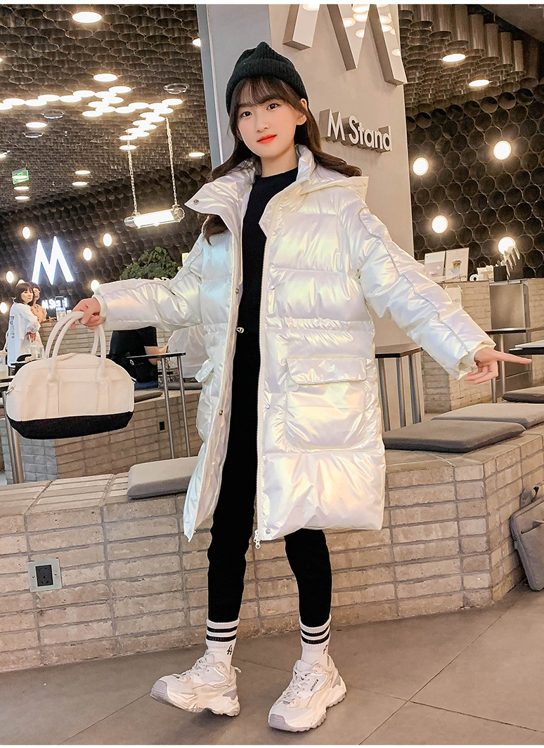 The new cotton-padded jacket for girls in 2023 features a longer winter design with a cinched waist and skirt. It is a plump and stylish cotton-padded jacket for children pic 18