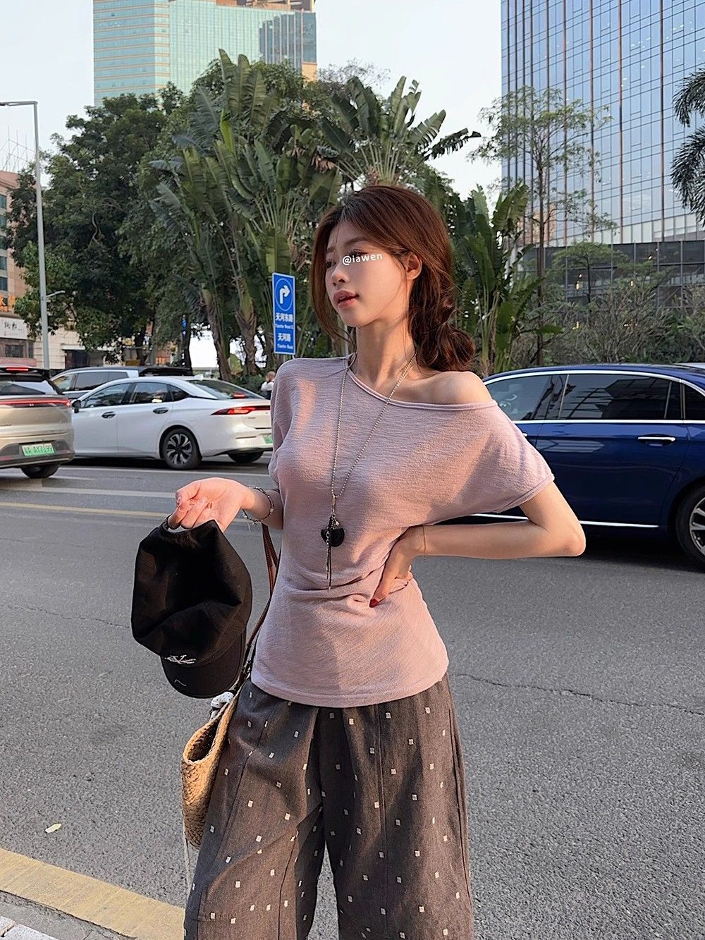 Korean casual design sense, niche and unique off-the-shoulder short-sleeved T-shirt for women, a chic summer waist-cinching and figure-hugging off-the-shoulder top pic 15