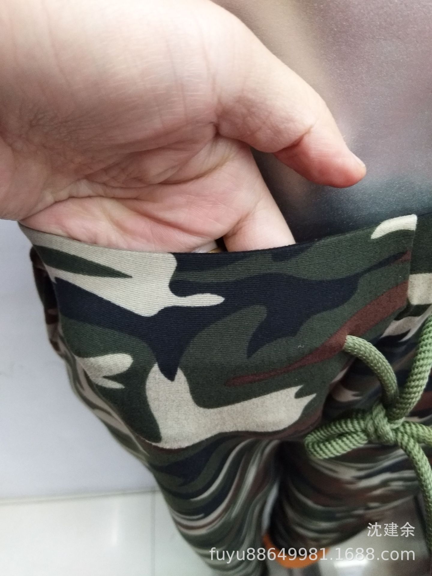 For middle-aged and elderly women in autumn and winter, add fat, oversized, brushed, drawstring camouflage pants, and add fleece milk silk casual leggings for small feet pic 9