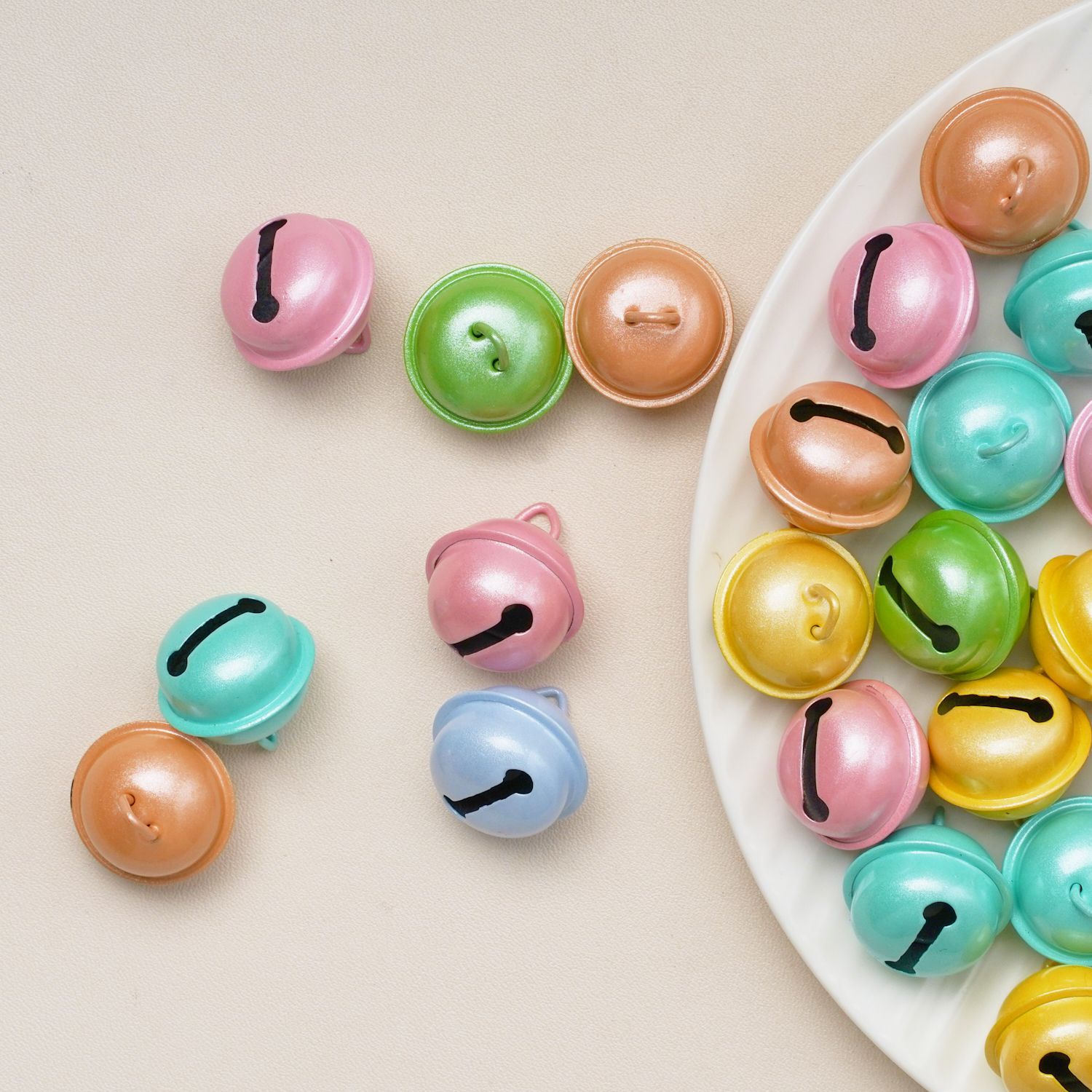 Pearlescent bell ~ New colorful lacquered pet bell keychain, mobile phone chain, bell diy accessory material pendant pic 12