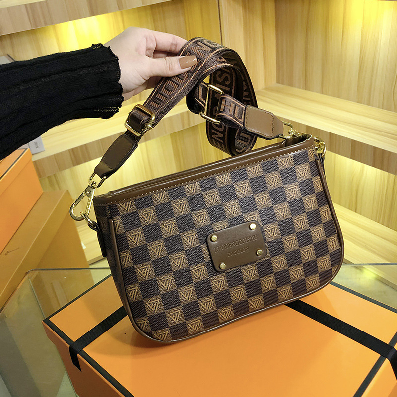 时尚宽肩带女包2023新款百搭字母印花潮流腋下包高级感气质单肩包详情17