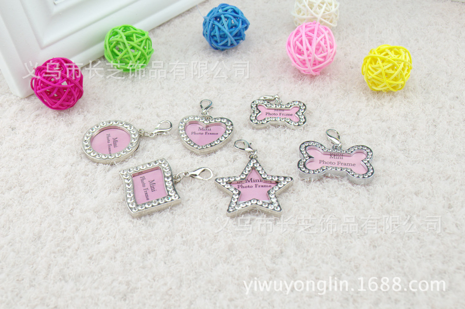 Factory direct supply of cross-border in-stock handwritten heart-shaped dog pendants, pet identity tags, Easter and Christmas diamond-encrusted dog tags pic 4