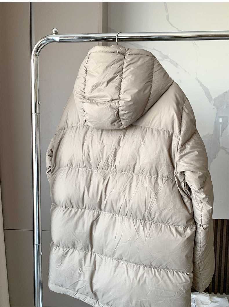 The cold-proof magic weapon, the 700-peng 90 white goose down thickened warm loose short hooded bread down jacket for women in winter pic 14