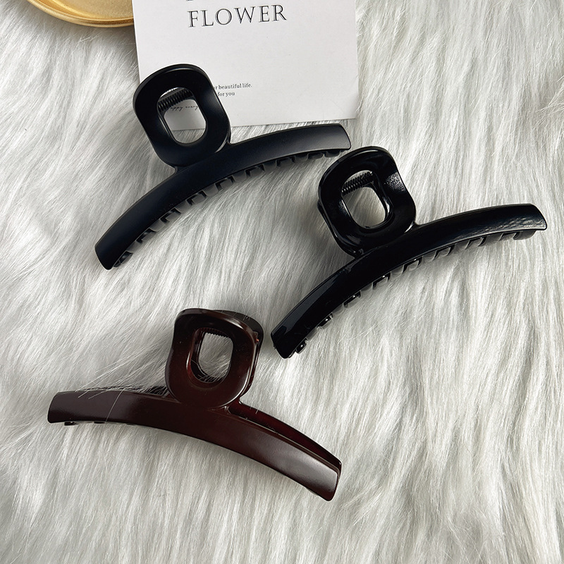 Black clip headwear, hairpin, claw clip for women, 2024 new style, large shark clip at the back of the head, high-end and elegant hairpin pic 3