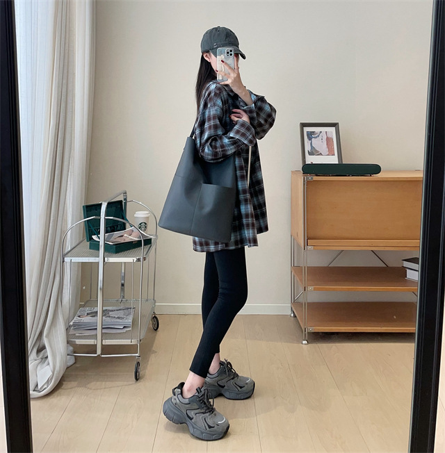 A retro, fashionable, loose and slimming mid-length brushed checked shirt for women in spring, new F090225 pic 12