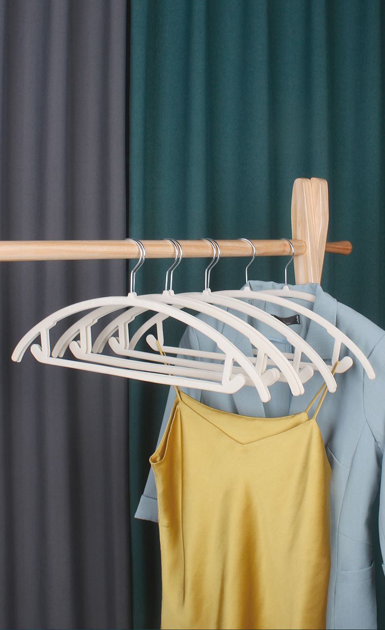 Household anti-slip, traceless, semi-circular, non-wrapping plastic multi-functional clothes rack, overcoat, down and cotton-padded clothes storage rack pic 3