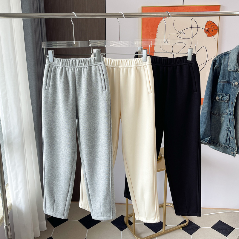 Beige fleece and thickened casual sweatpants for women, loose and slimming cotton pants, soft and warm radish pants pic 3