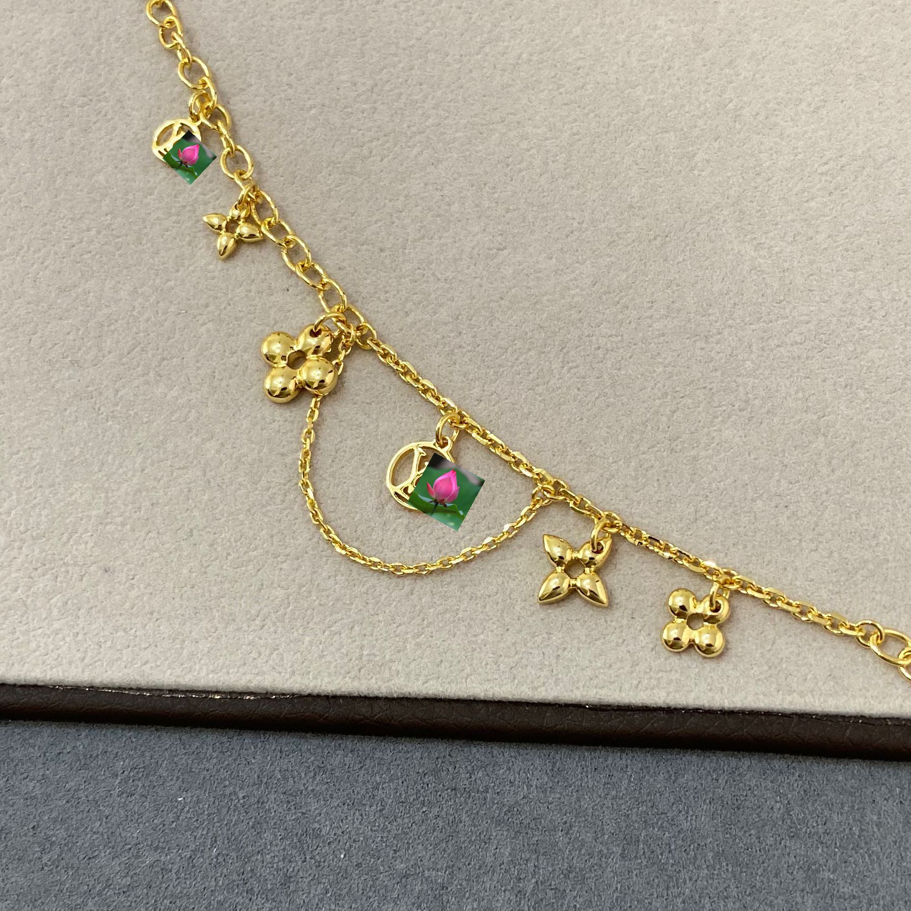 23新款多吊坠镂空女士复古吊坠花卉花朵手链详情4