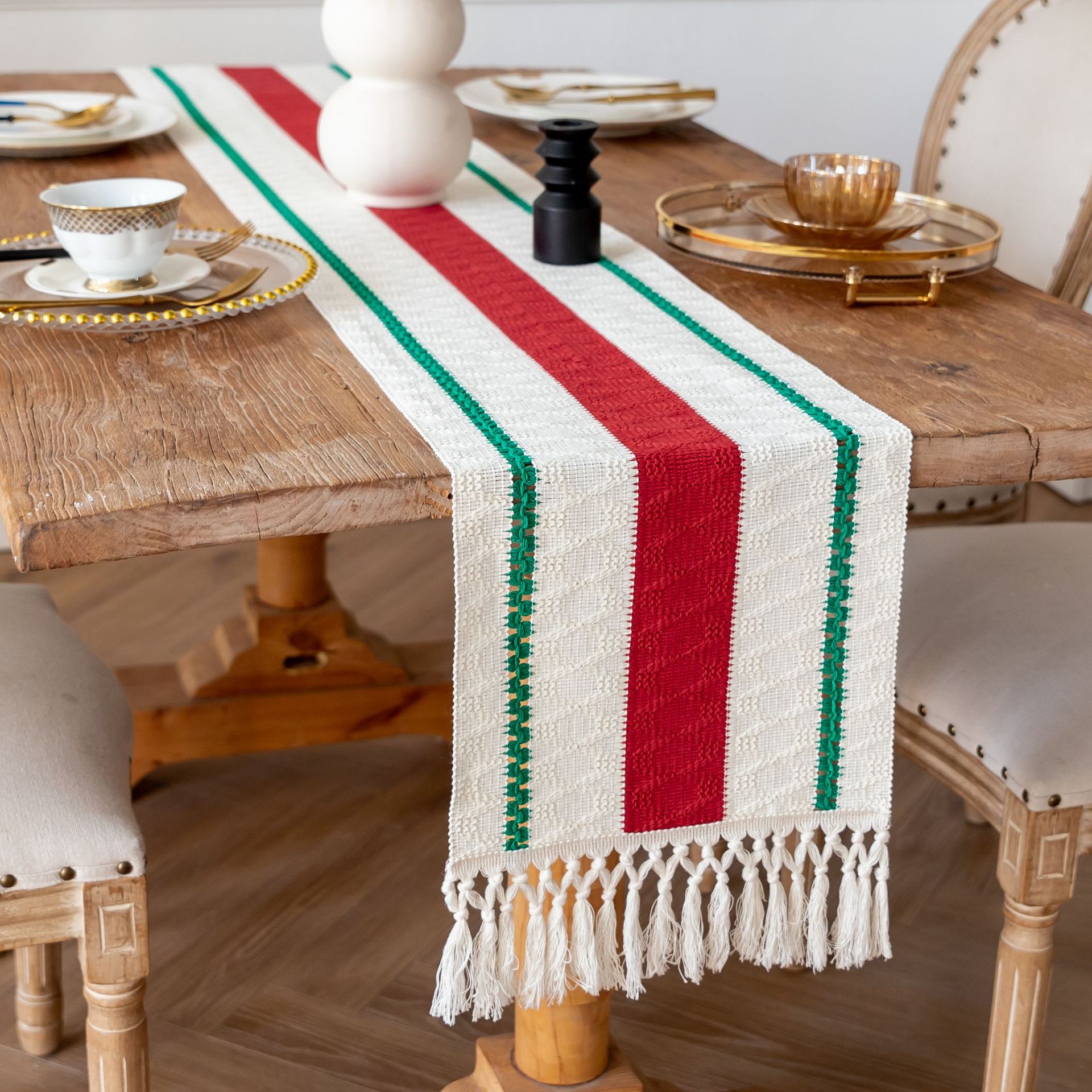 Wholesale of popular cross-border Christmas table flags, American red and green color New Year long tablecloths, entrance hall shoe cabinet decorative tablecloths pic 5