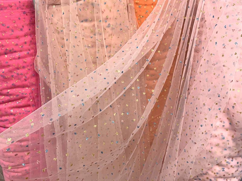 Wholesale of knitted mesh fabric for clothing, toys, puffy skirts, headwear, hair accessories, butterfly knot mesh fabric, and three-color mesh gauze pic 5