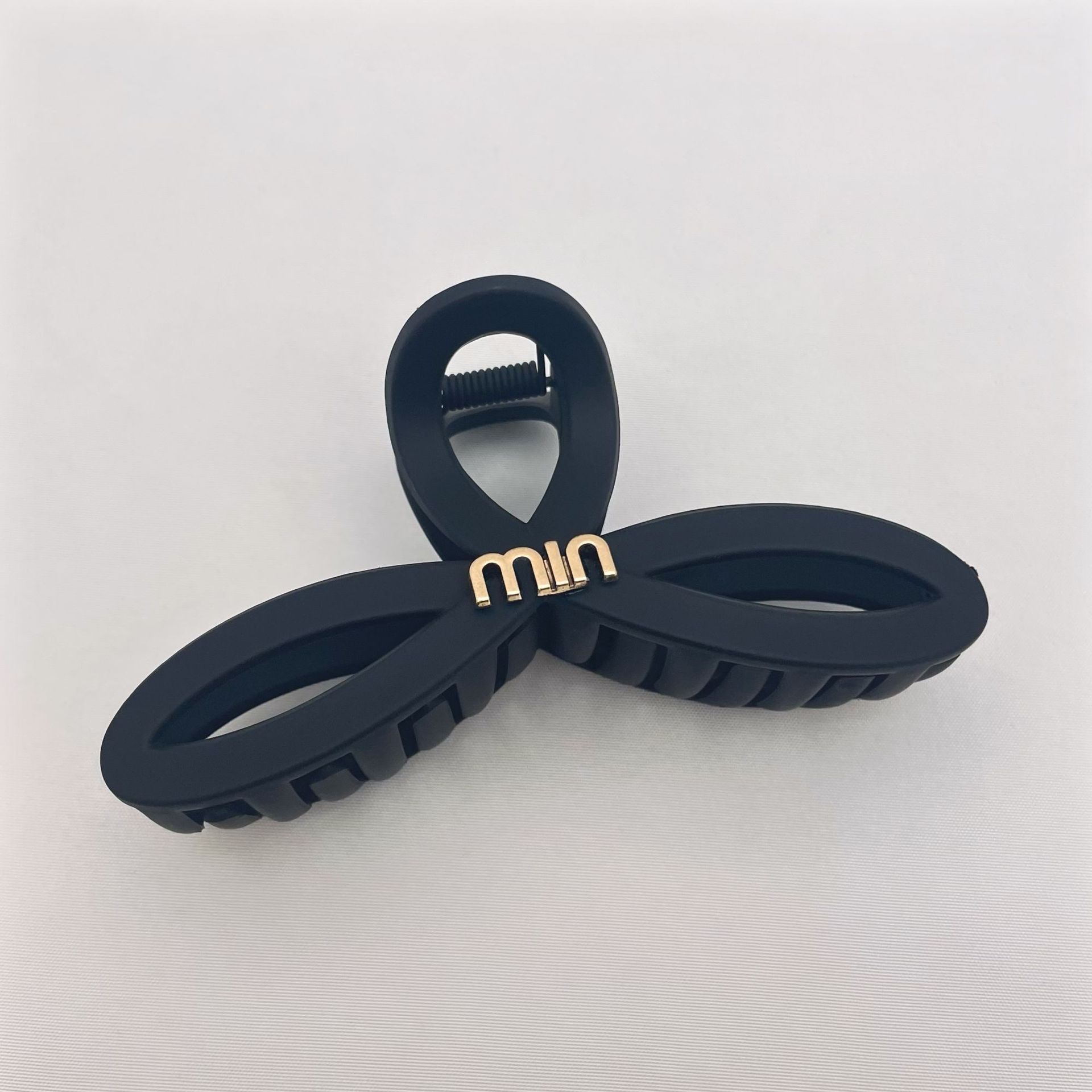 黑色橡皮漆磨砂抓夹 高级感MIN高马尾鲨鱼夹发饰后脑勺女发夹头饰详情30