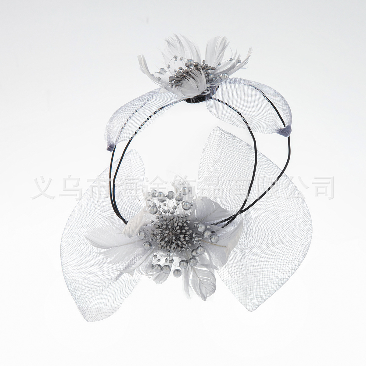 In Europe and America, there are super ethereal and fresh netted flower hair clips and hair accessories that can be styled freely. They are bridal headwear and hair flowers for women pic 3
