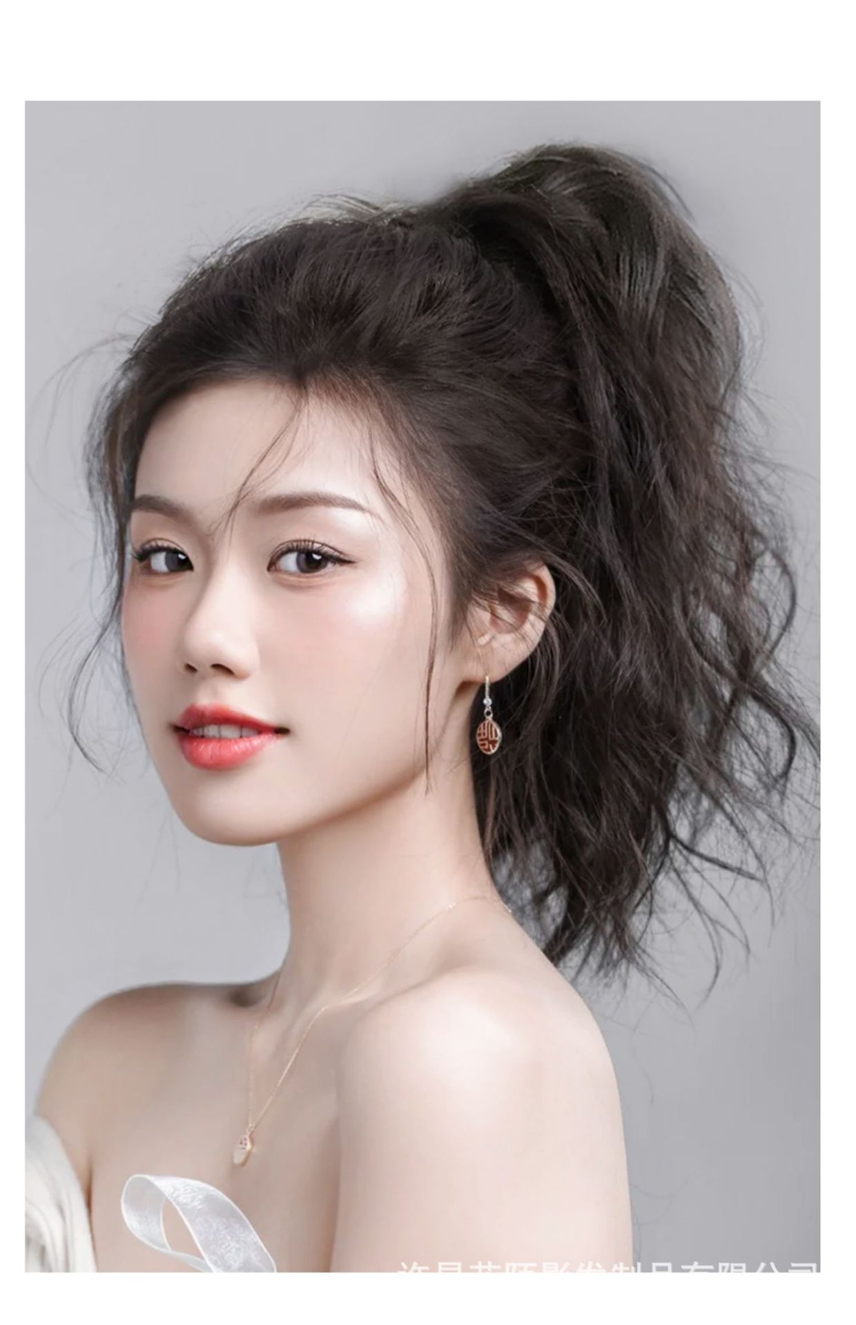 A wig with a female ponytail, a popular Korean-style clip-on pear blossom curls, natural and seamless faux hair, short hair with a high ponytail and braids pic 10