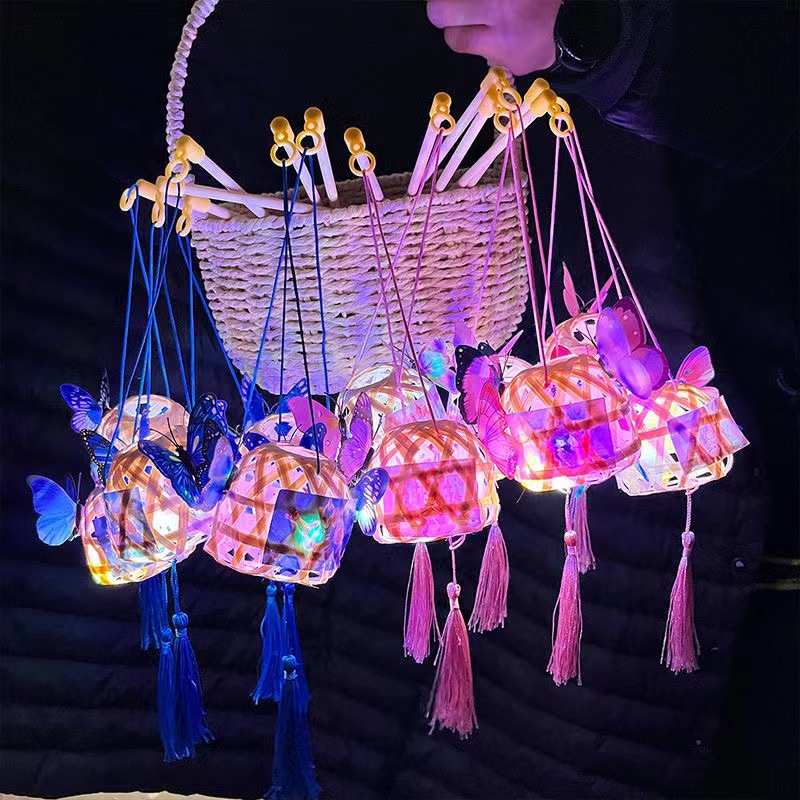 竹编小灯笼批发网红爆款景区摆摊夜市爆款手工编织小礼品蝴蝶花灯详情2