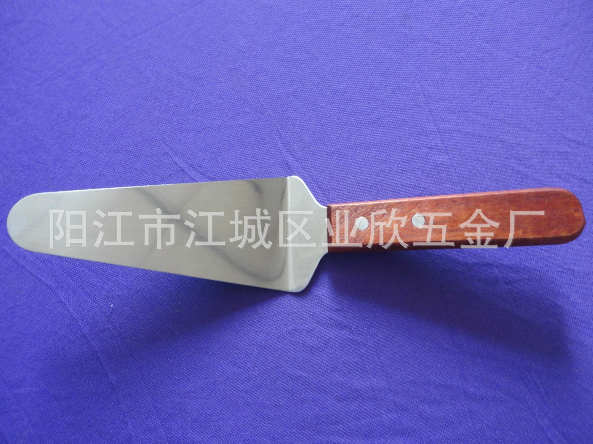 Yangjiang factory has 420 stainless steel mirror-finished triangular spatulas, pizza spatulas, baking tools and cake spatulas in stock pic 28