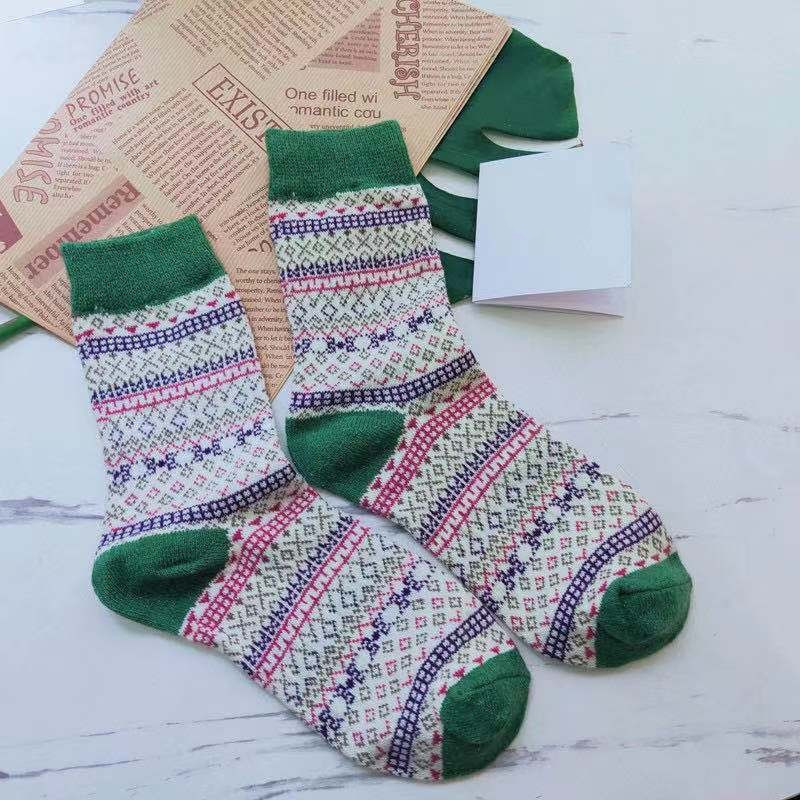 Wholesale of new UGG totem socks, high-top patterned home floor socks, warm wool socks and snow socks for autumn and winter pic 7