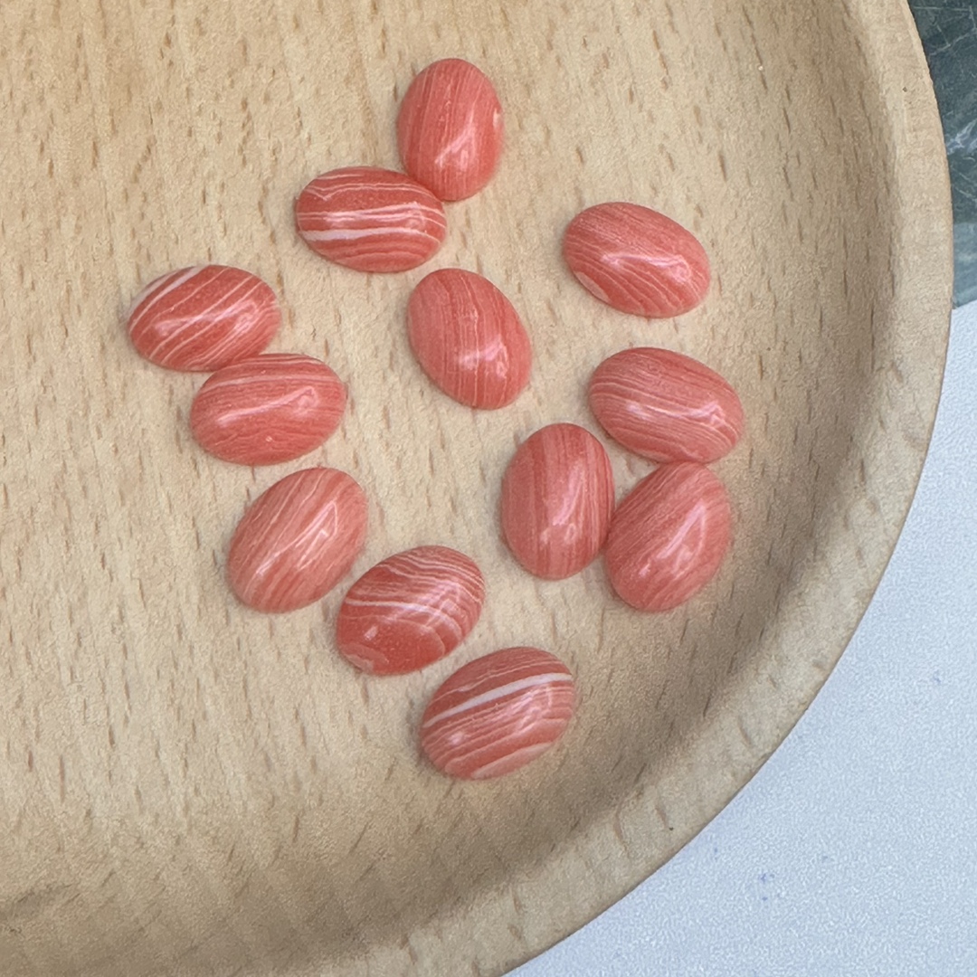 The manufacturer is selling a new type of synthetic red-patterned pine nut shaped ring face, European and American fashionable crystal bare stone accessories wholesale loose beads pic 5