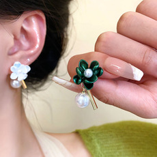 银针不对称栀子花耳环女设计感小众百搭珍珠耳钉冷淡风气质耳饰品详情7