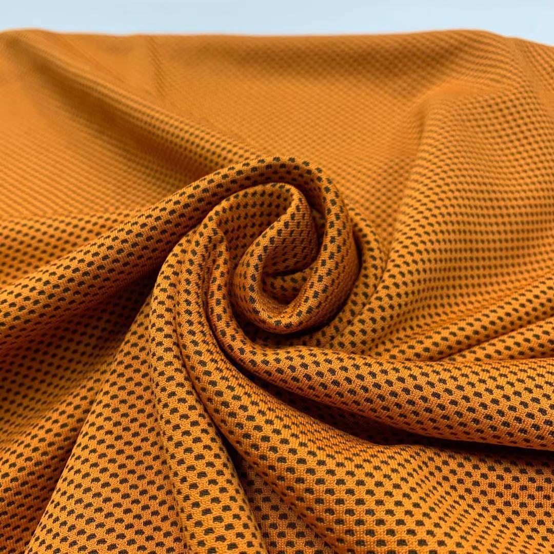 The manufacturer has a wide range of cool-feel fabric in stock, including polyester and brocade two-color bird-eye sports scarves, headscarves and neck vests. The fabric can be customized pic 126