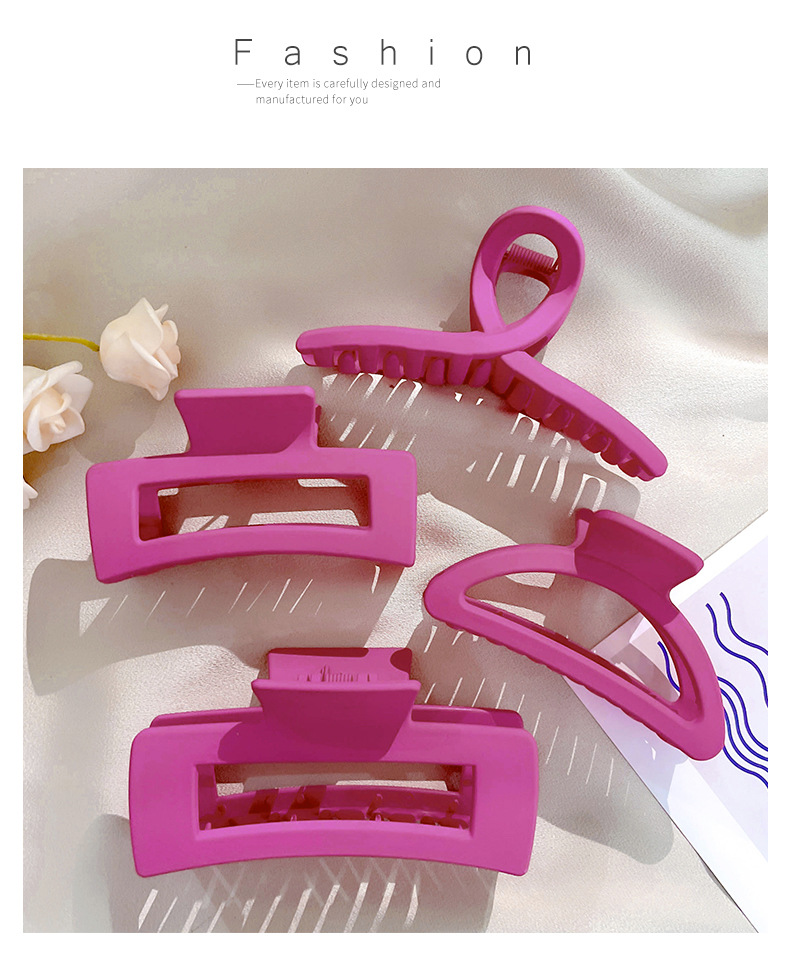 Xia Weiyi accessories Strawberry bear claw clip, Korean version large shark clip, pitaya color back of the head updo, ins hair clip pic 14