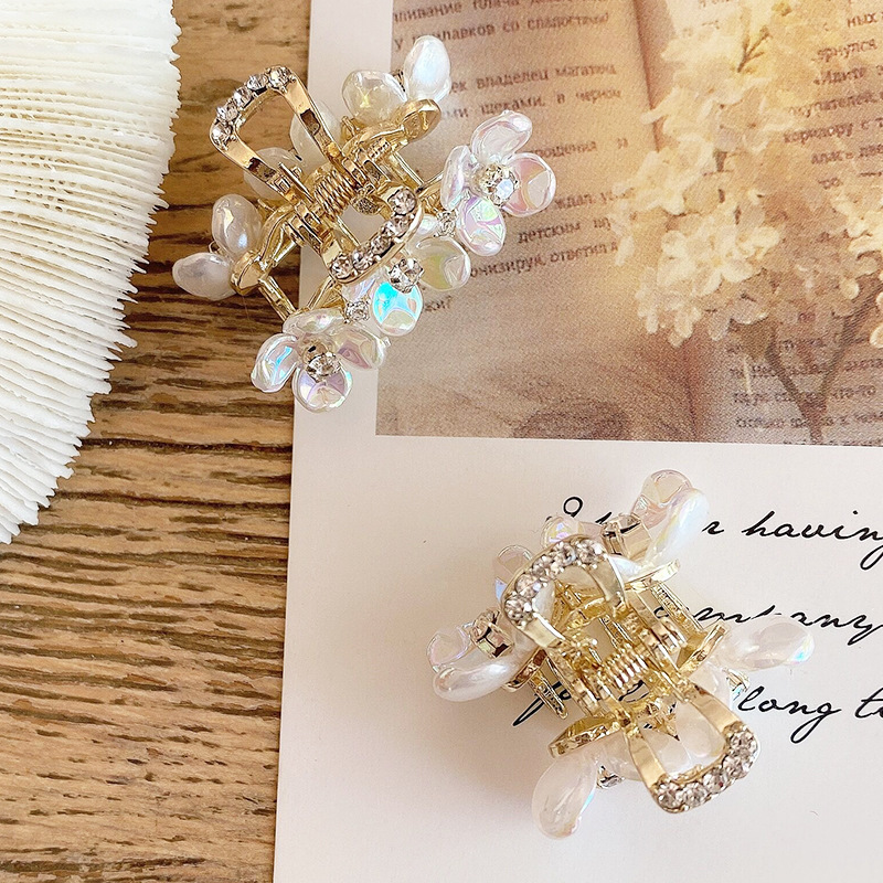 花朵夹子头饰发夹珍珠贝壳花水钻抓夹女小号鲨鱼夹网红女发卡发饰详情5