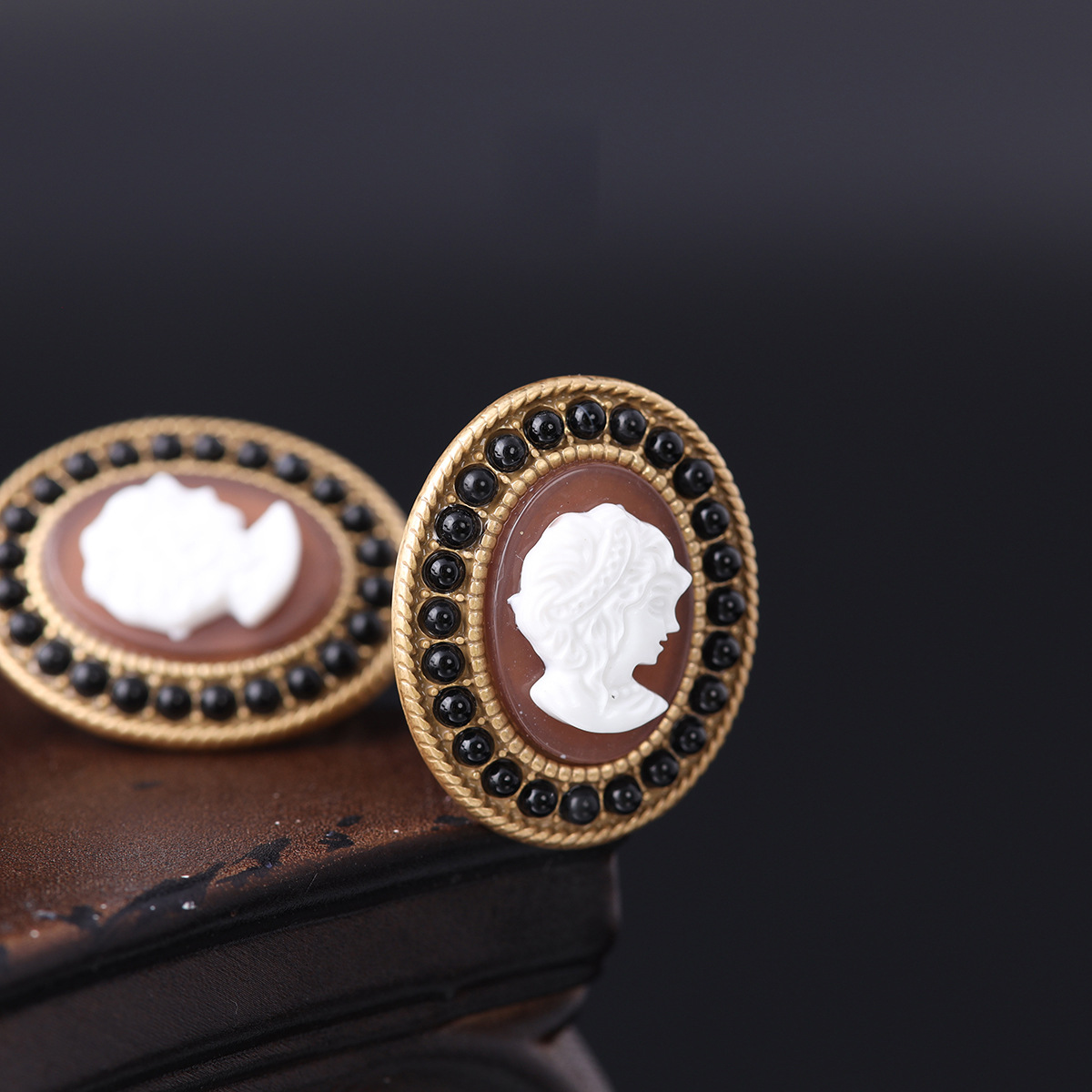 中古vintage欧美风复古做旧高级时尚轻奢西洋流行百搭卡梅奥耳饰详情4