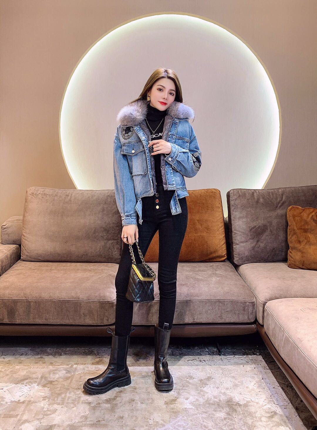 帮手描述图：简点2020秋冬款可拆内胆羽绒服女真狐狸毛领加厚