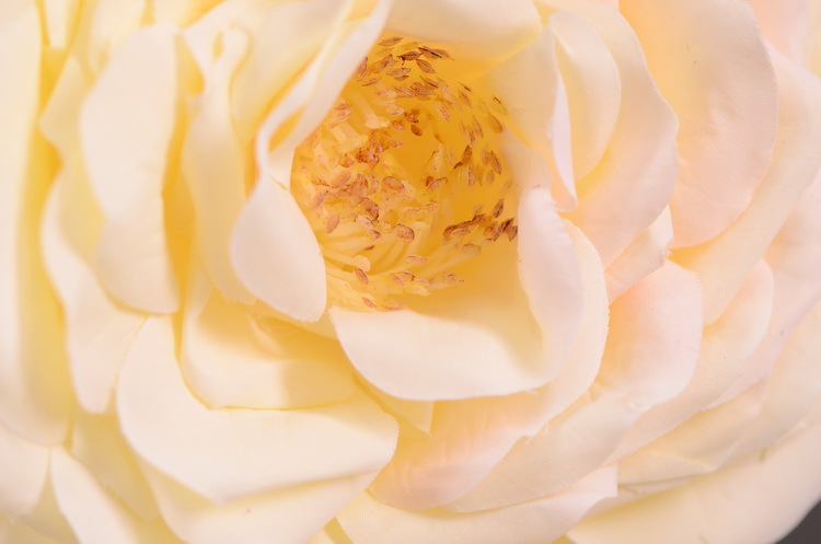 Dongli Flower Industry, the source factory, wholesals high-end artificial flowers, anti-real flowers, living room decoration, life-sized royal roses, and light luxury home floral art ornaments pic 22