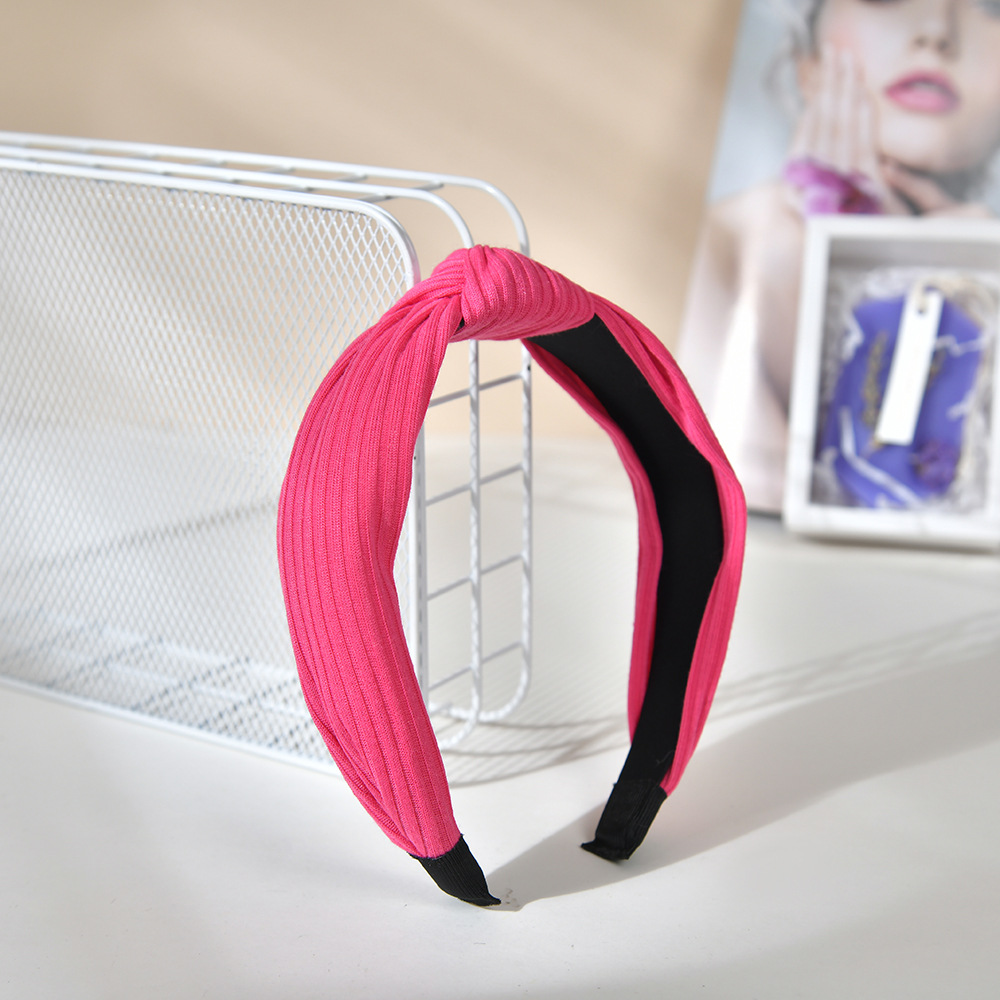 A new Korean knitted hairband in solid color, wide-edge cross, face-washing knitted headband, and a versatile hair accessory for going out to press hair pic 7