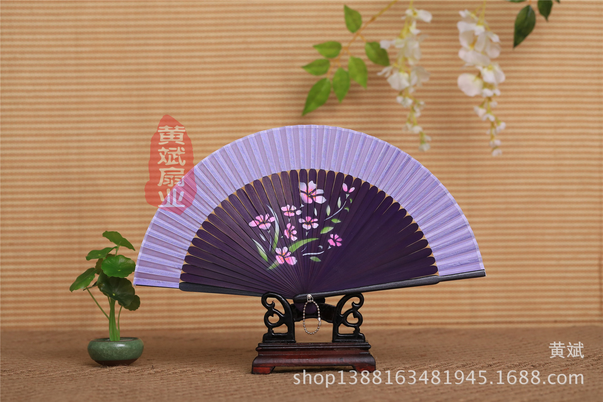 头青喷绘扇  多款花鸟 美女图 高档女扇 珠光柄喷绘丝绸扇子 折扇详情20