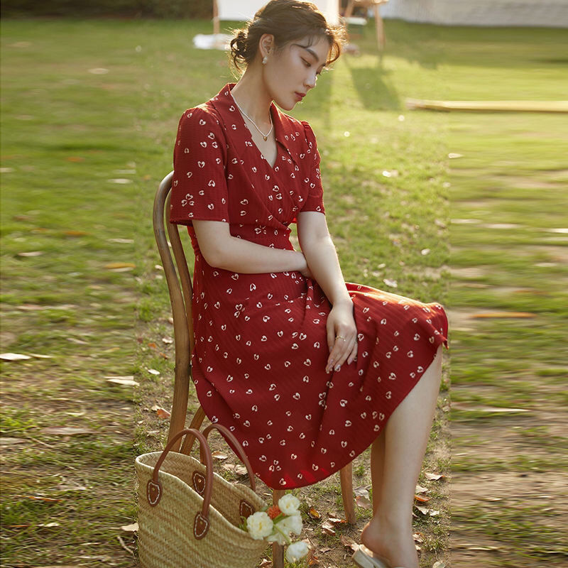 2022 Red retro plus-size women's summer new style Hong Kong-style waist-cinching and slimming, elegant knee-length fashionable suit dress pic 7