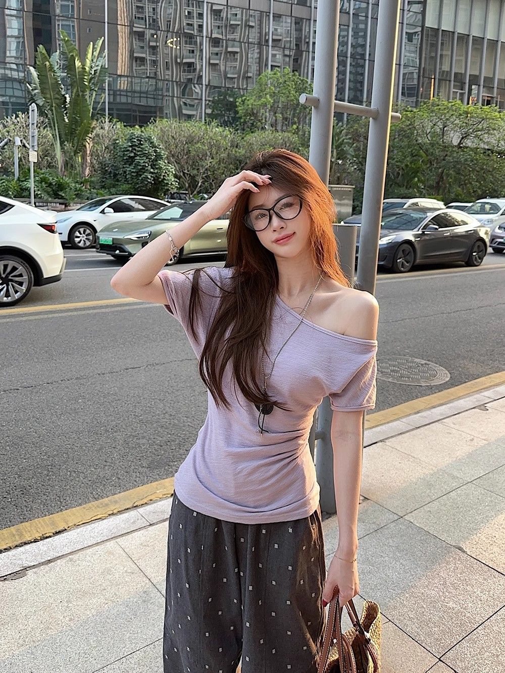 Korean casual design sense, niche and unique off-the-shoulder short-sleeved T-shirt for women, a chic summer waist-cinching and figure-hugging off-the-shoulder top pic 9