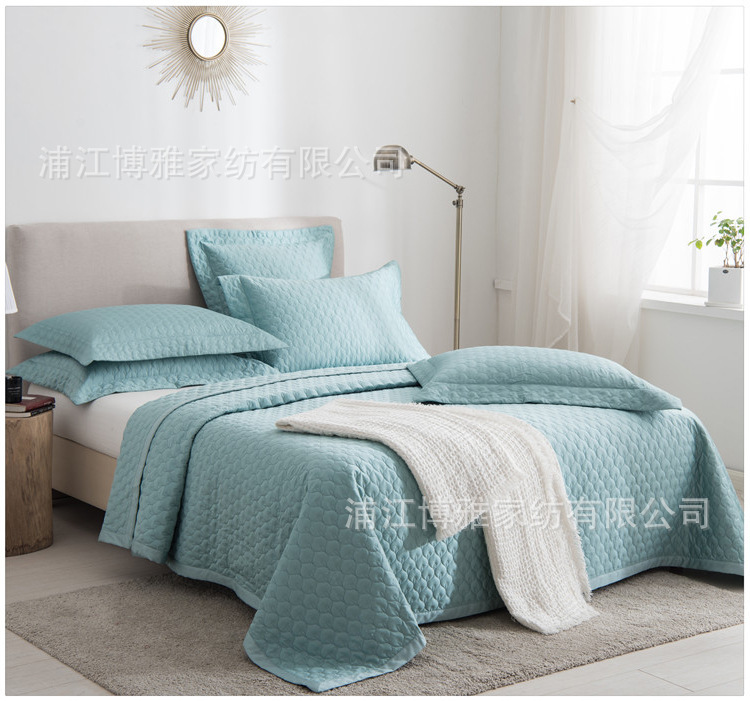 The manufacturer supplies summer quilted cotton bed sheets, pure cotton three-piece sets, skin-friendly quilted quilts and bed covers across borders, suitable for all seasons pic 24