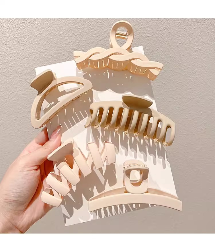 French elegant headwear for autumn and winter, including plush updo hair clips, large shark clips, hair clips and high-end hairpins wholesale pic 51