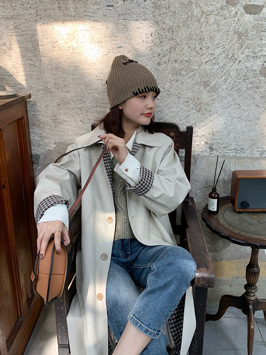 A new mid-length, petite Korean checkered chic windbreaker for women in the spring and autumn of 2022 pic 5