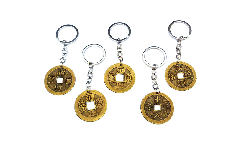 Yuan Shikai silver dollar keychain pendant, a silver coin from the third year of the Republic of China, a collection commemorative coin pendant from the ocean, a novel small gift pic 16