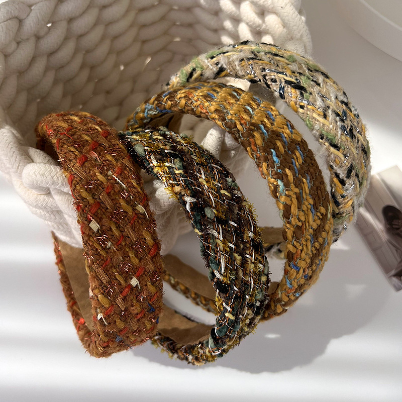 This is a new 2023 retro wide-brimmed high-top hairband with a chanel-style tweed for women, exuding an atmosphere of autumn and winter pic 6