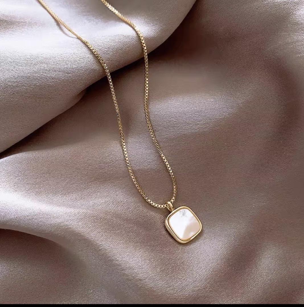 Gold brick titanium steel necklace for women, light luxury, high-end design sense, niche golden collarbone chain, 2025 new trendy sweater chain pic 12