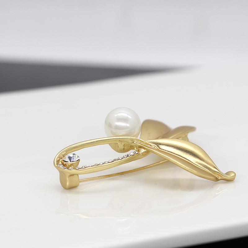 韩国新款高档珍珠胸针时尚风胸花水钻个性丝巾扣蝴蝶别针批发详情65