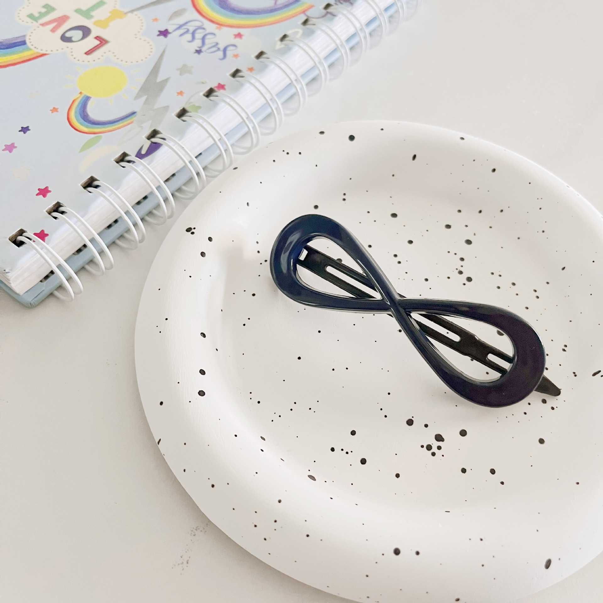 The same style of top clip in Dongdaemun, South Korea, colorful one-piece clip, ins Hyuna frog clip, versatile girl bangs hair clip pic 16