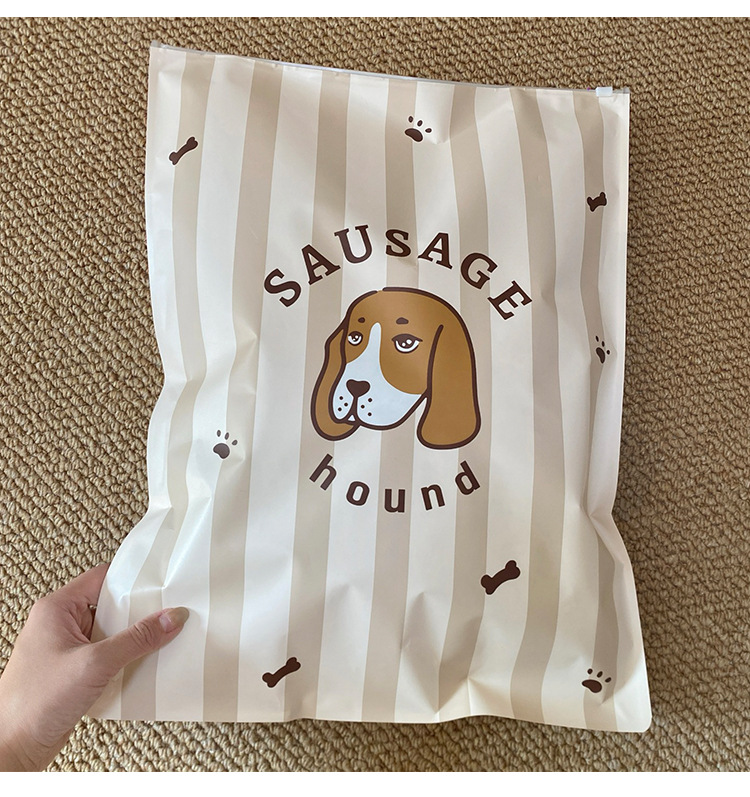 This is a new spring T-shirt for women, featuring a unique design with embroidered stripes on a husky. It has a straight shoulder and a slimming look, with a round neck and long sleeves pic 3