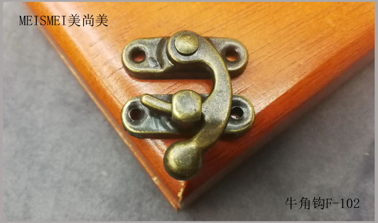 28*34mm bag buckle, horn hook, antique lock buckle, packaging box, bag hardware accessories, buckle, small bronze color pic 11