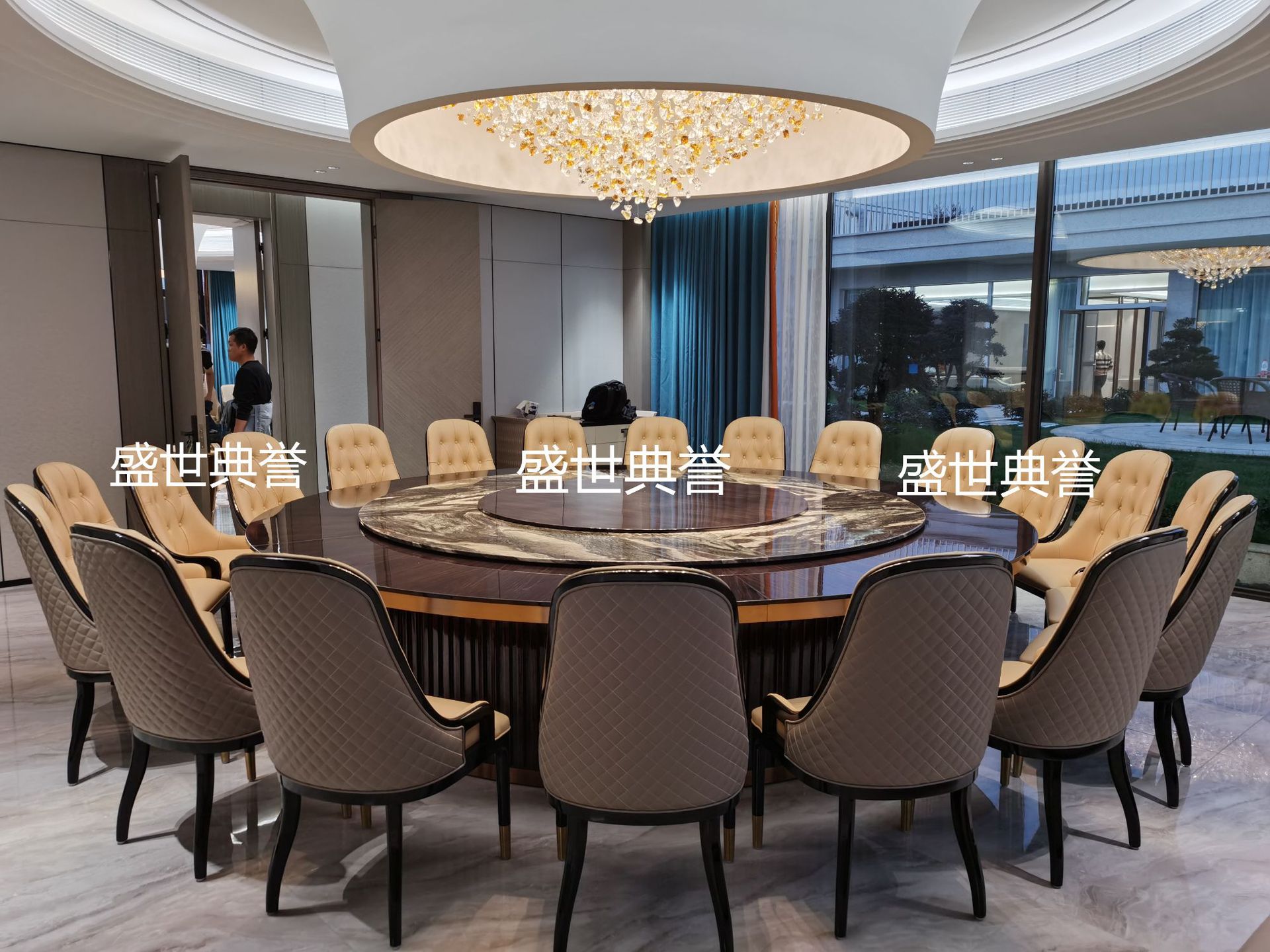 Changsha resort hotel moderno y ligero lujo mesa y silla de madera sólida recepción de club de gama alta silla de paquete suave habitación privada silla de comedor de madera de cera blanca pic 15