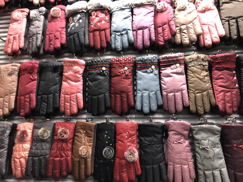 Winter thickened and fleece gloves, street stall, night market, wandering products, windproof, cycling, cold-proof and anti-slip cotton gloves pic 5