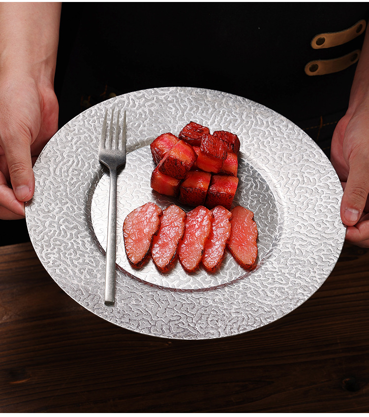 Retro stainless steel round plates with embossed texture, aged steak plates, coffee shop shallow plates, bone plates, snack plates, camping tableware, barbecue stand plates, trays, stainless steel plates, fruit plates, dessert plates, tableware pic 19