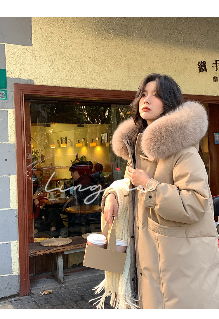 Wholesale of high-end mid-length down jackets for women that reach the knees in 2022, featuring a fashionable design sense and a niche thickened coat pic 42