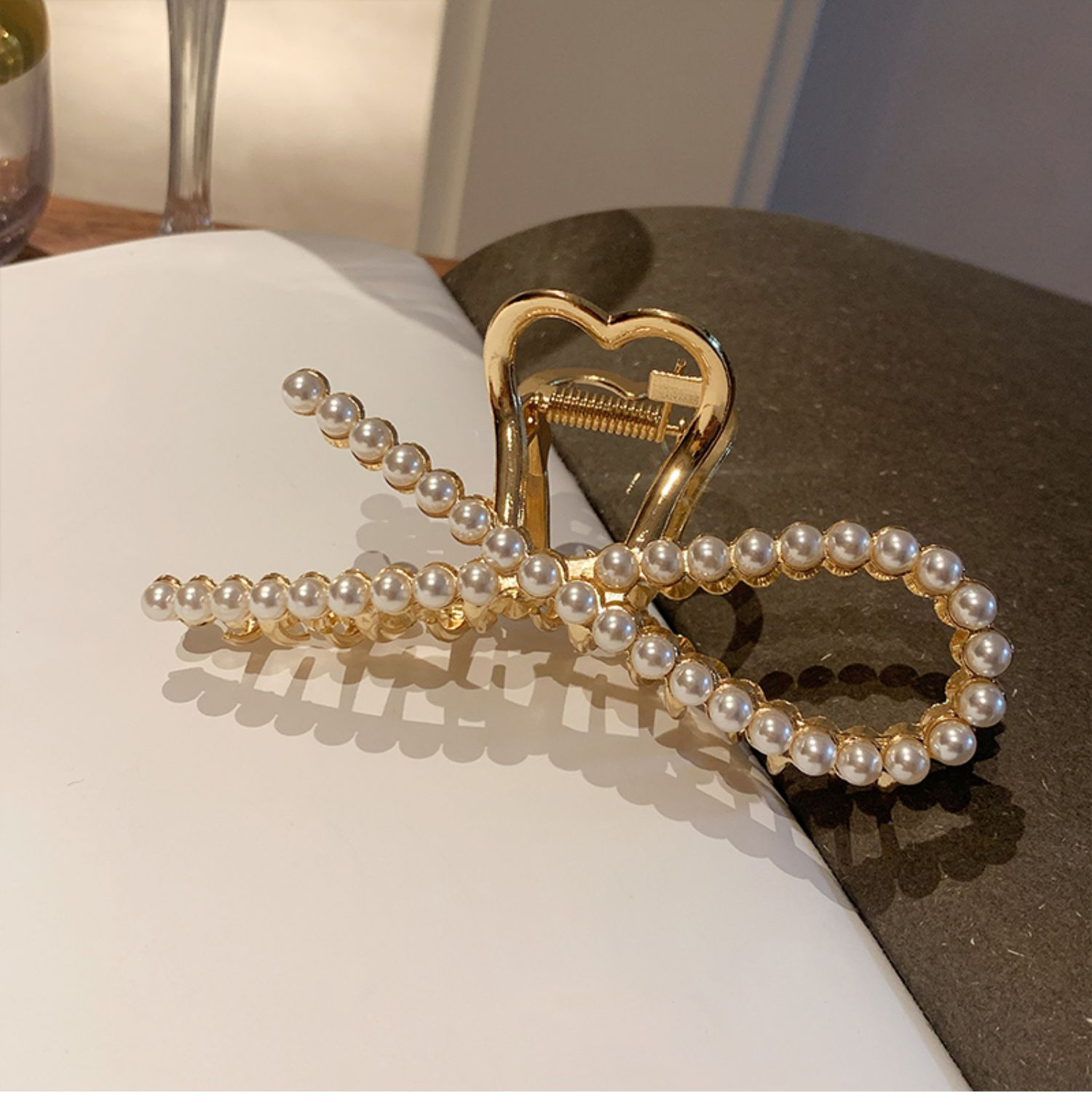 韩国新款珍珠发夹后脑勺女大号抓夹网红气质发卡抓发夹鲨鱼夹头饰详情5