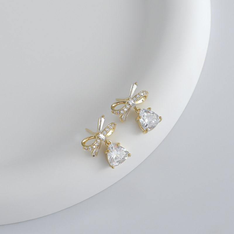 韩版时尚气质耳钉女S925银针小众设计感蝴蝶结耳饰ins风方糖耳坠详情4