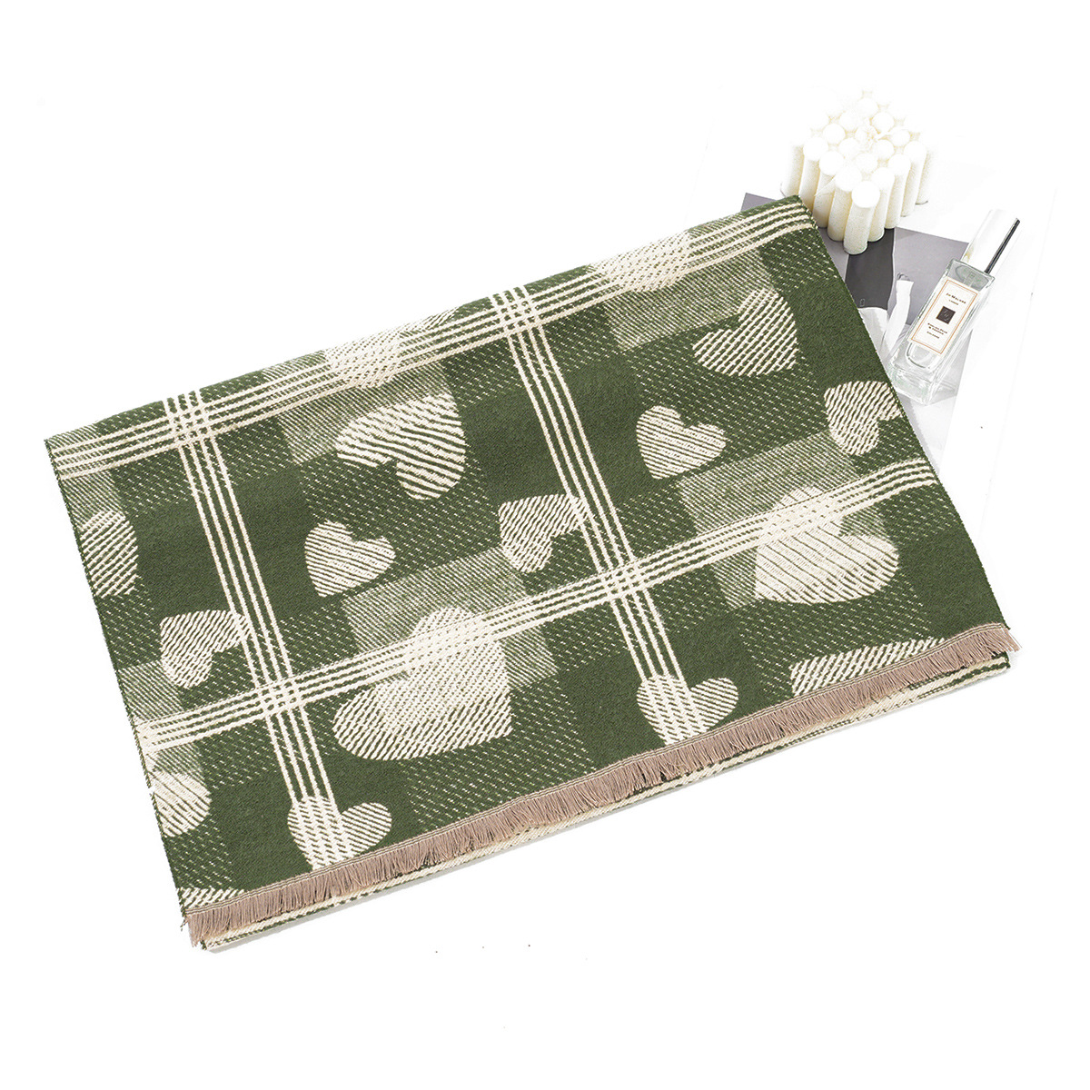 跨境冬季韩版爱心格子女围巾高级感高品质仿羊绒双面围脖加厚保暖详情12